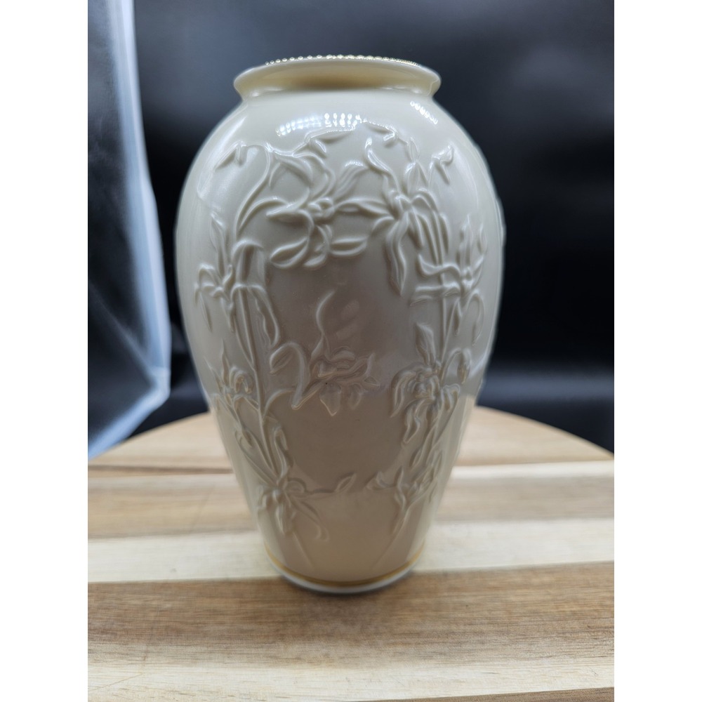 Vintage Lenox Masterpiece Collection Vase With Floral Design Gold Trim‎ USA Made